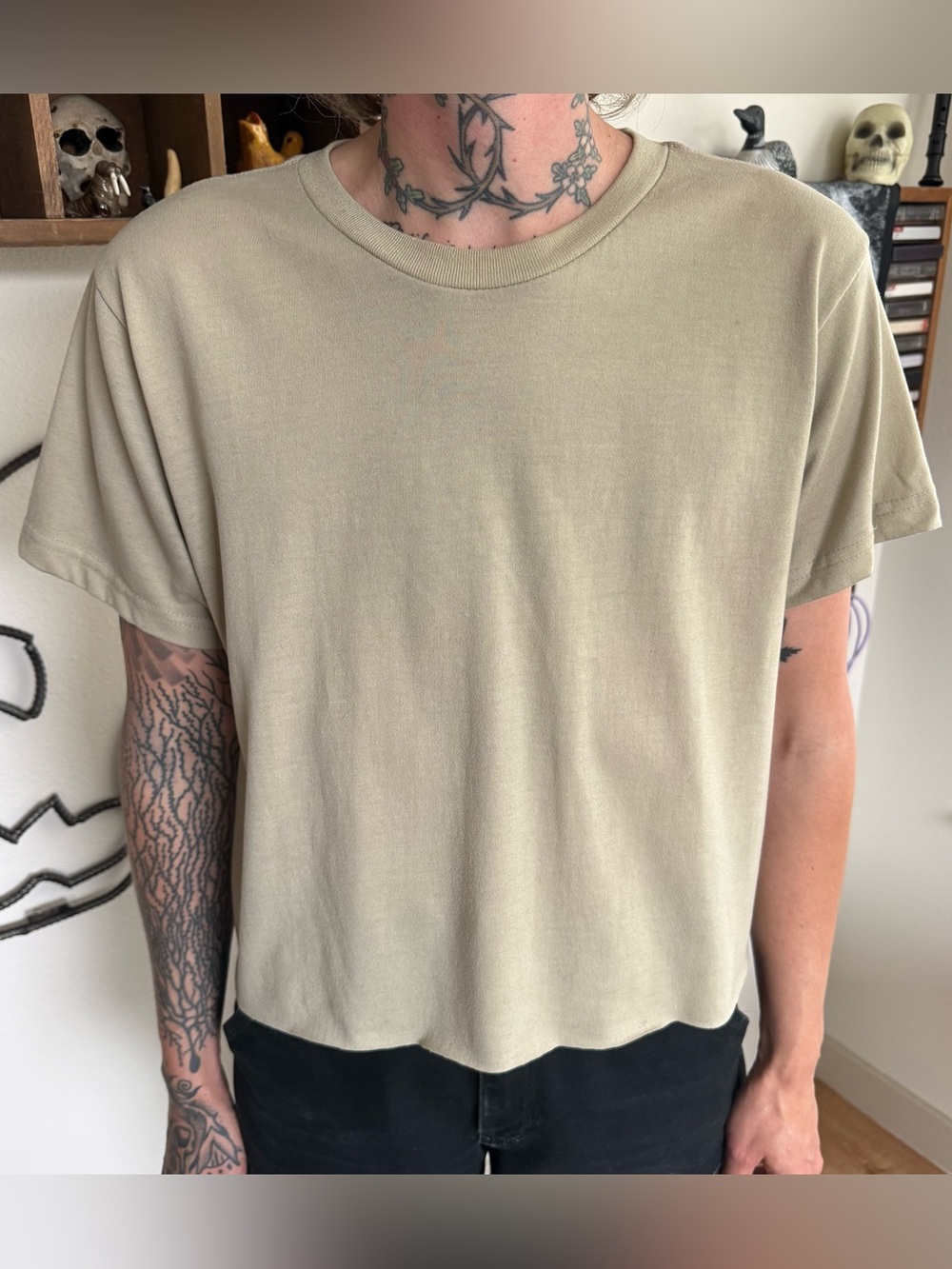 Vintage Y2K Military Tan Desert Sand Cropped Army Tee ~ Size Medium
